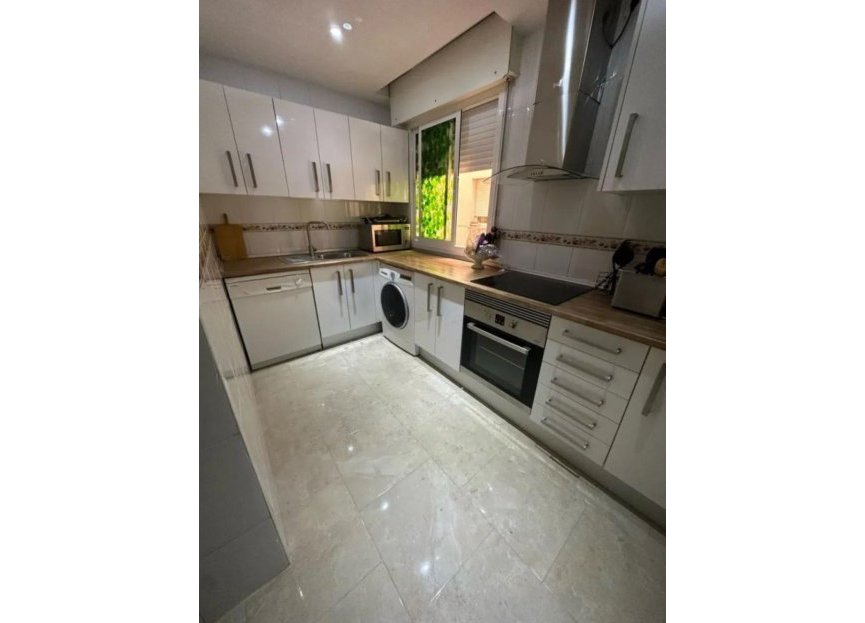 Resale - Ground floor apartment - Marbella - Nueva Andalucia