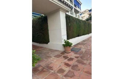 Resale - Ground floor apartment - Marbella - Nueva Andalucia