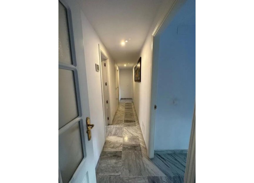 Resale - Ground floor apartment - Marbella - Nueva Andalucia