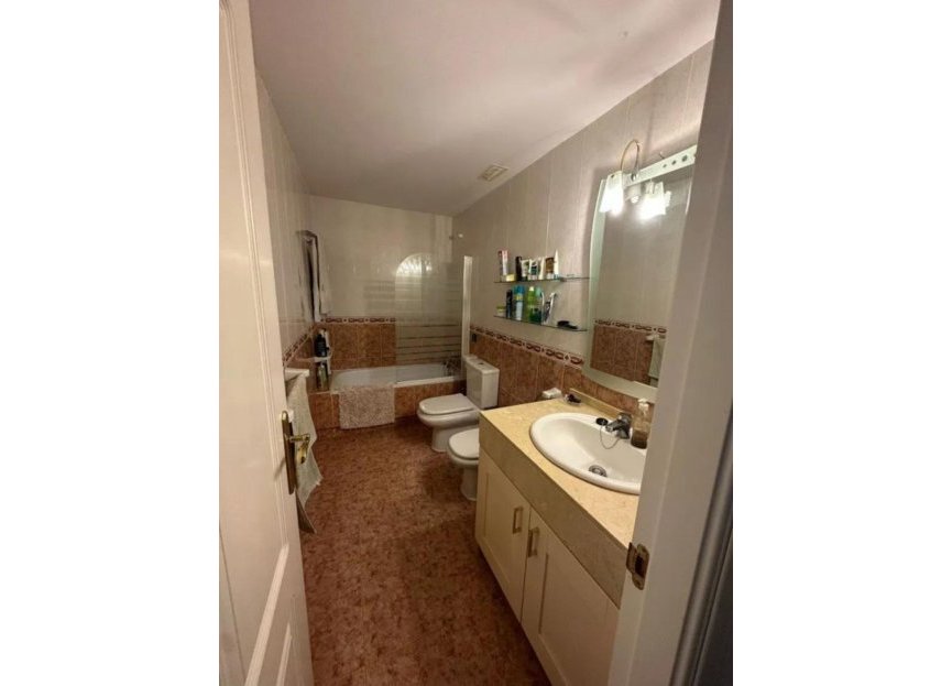 Resale - Ground floor apartment - Marbella - Nueva Andalucia