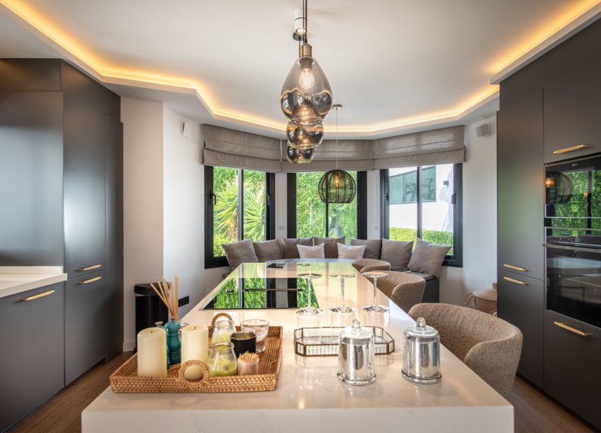 Resale - House - Detached Villa - Benahavís - La Quinta