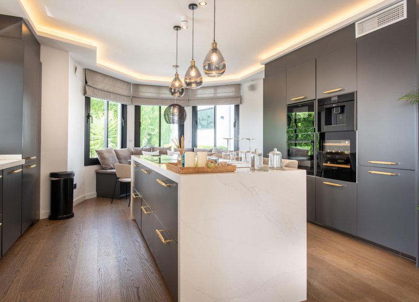 Resale - House - Detached Villa - Benahavís - La Quinta