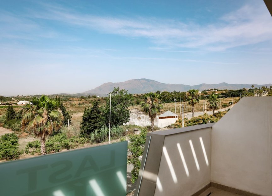 Resale - Apartment - Penthouse - Estepona - Selwo