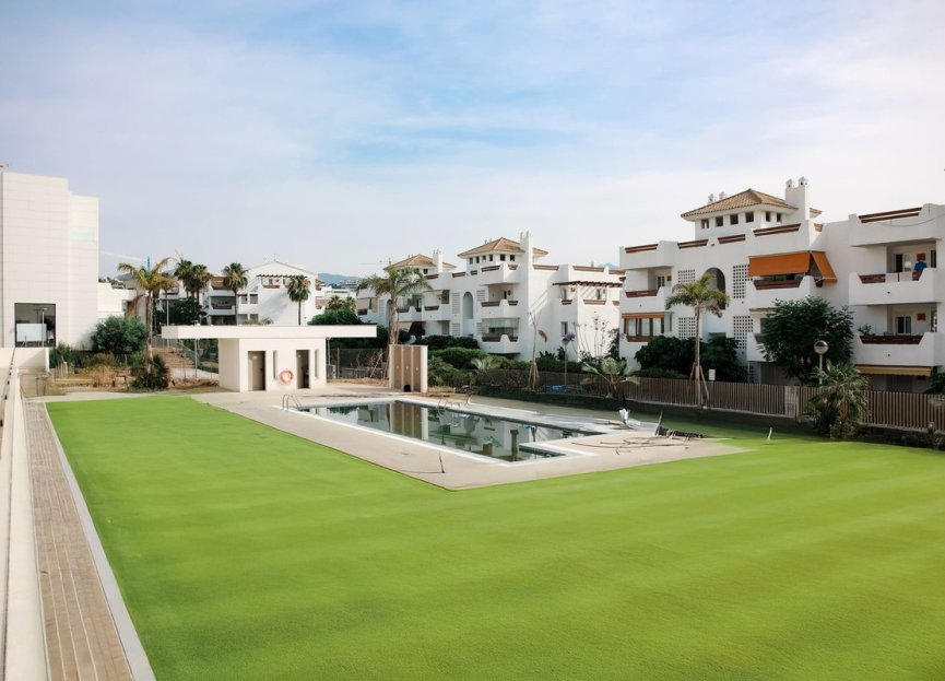 Resale - Apartment - Penthouse - Estepona - Selwo