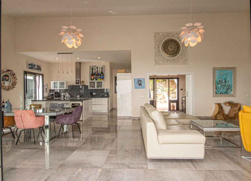 Resale - House - Detached Villa - Marbella - La Mairena