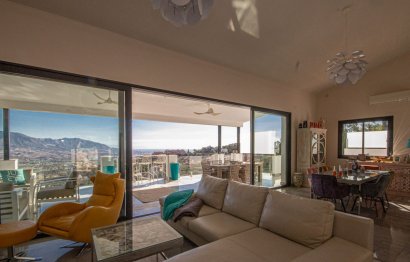 Resale - House - Detached Villa - Marbella - La Mairena