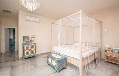 Resale - House - Detached Villa - Marbella - La Mairena