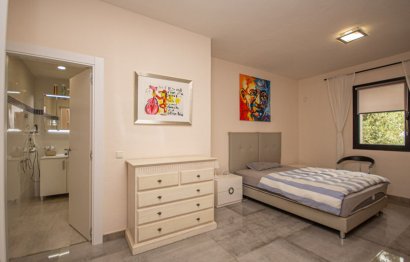 Resale - House - Detached Villa - Marbella - La Mairena