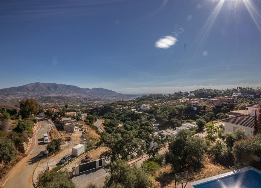 Resale - House - Detached Villa - Marbella - La Mairena