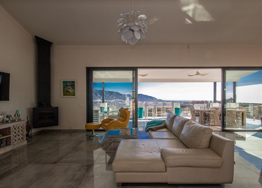 Resale - House - Detached Villa - Marbella - La Mairena