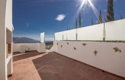 Resale - House - Detached Villa - Marbella - La Mairena