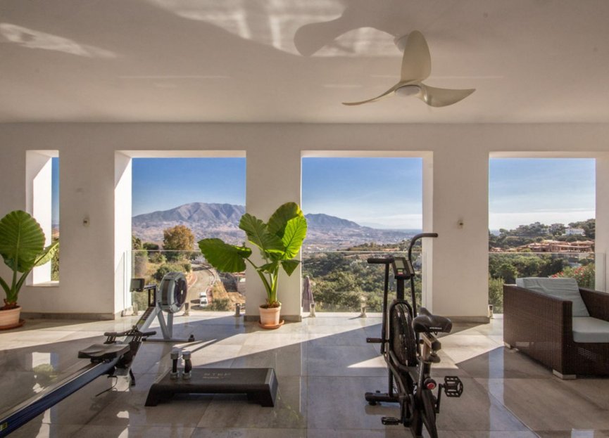 Resale - House - Detached Villa - Marbella - La Mairena