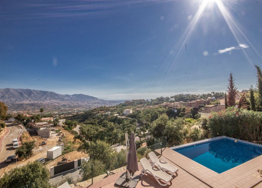 Resale - House - Detached Villa - Marbella - La Mairena