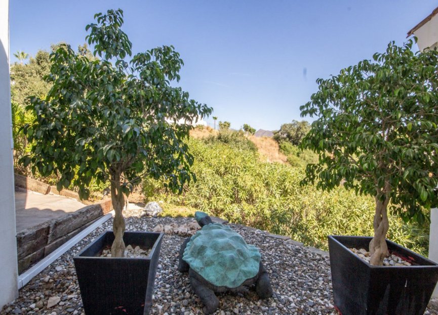 Resale - House - Detached Villa - Marbella - La Mairena