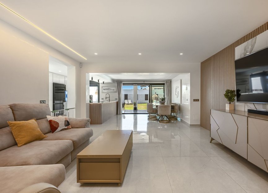 Resale - House - Detached Villa - Estepona - New Golden Mile