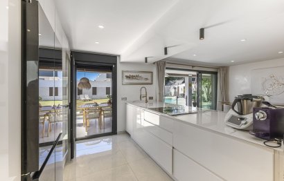 Resale - House - Detached Villa - Estepona - New Golden Mile