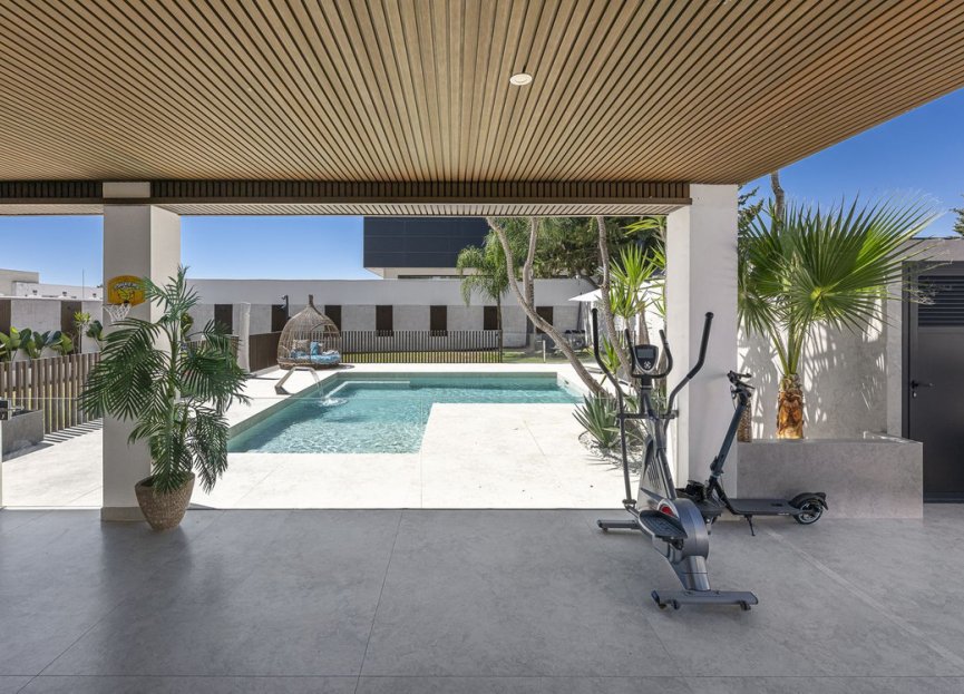 Resale - House - Detached Villa - Estepona - New Golden Mile