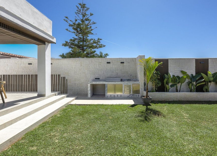 Resale - House - Detached Villa - Estepona - New Golden Mile