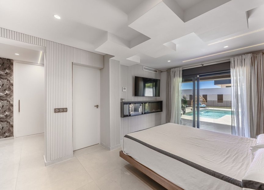 Resale - House - Detached Villa - Estepona - New Golden Mile