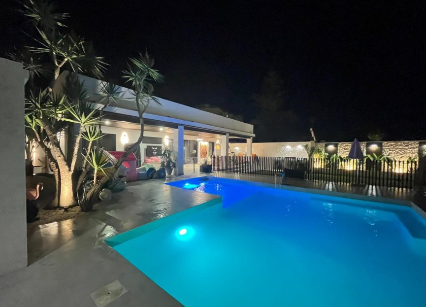 Resale - House - Detached Villa - Estepona - New Golden Mile