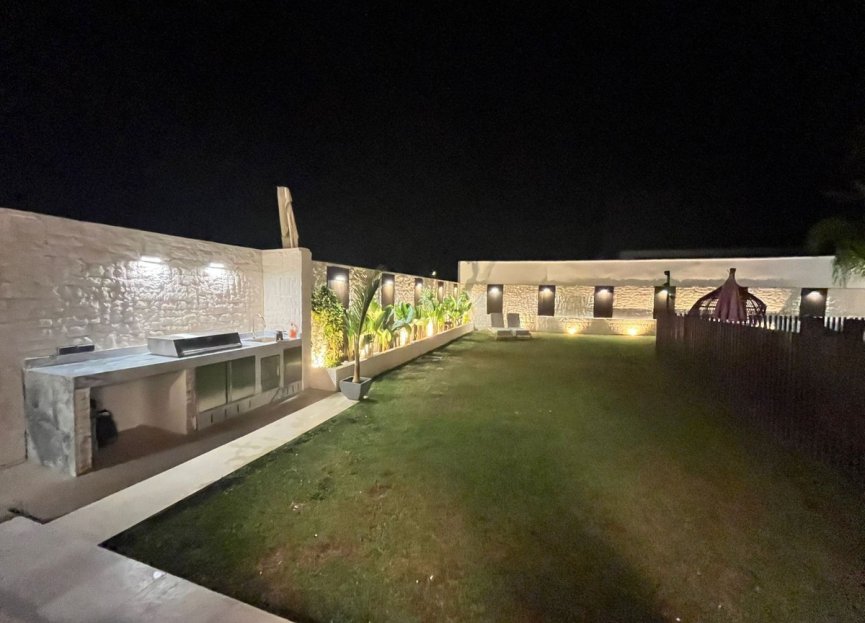 Resale - House - Detached Villa - Estepona - New Golden Mile