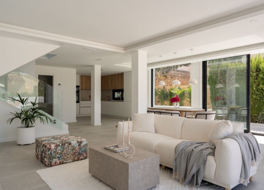 Resale - House - Detached Villa - Marbella - Nueva Andalucia