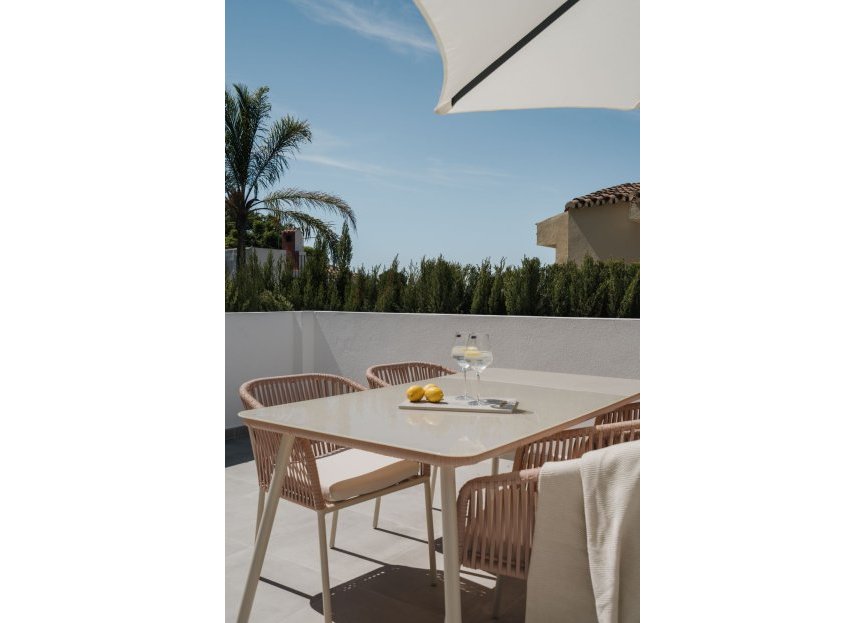 Resale - House - Detached Villa - Marbella - Nueva Andalucia