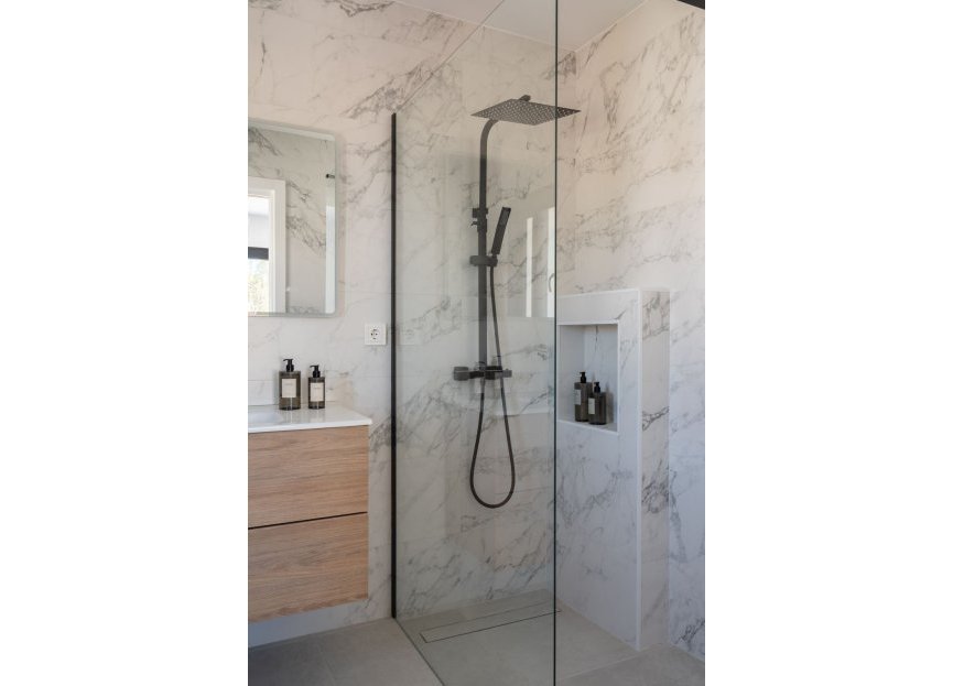 Resale - House - Detached Villa - Marbella - Nueva Andalucia