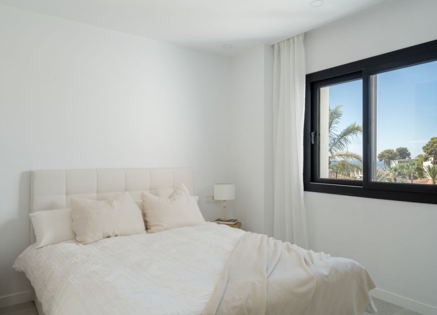 Resale - House - Detached Villa - Marbella - Nueva Andalucia