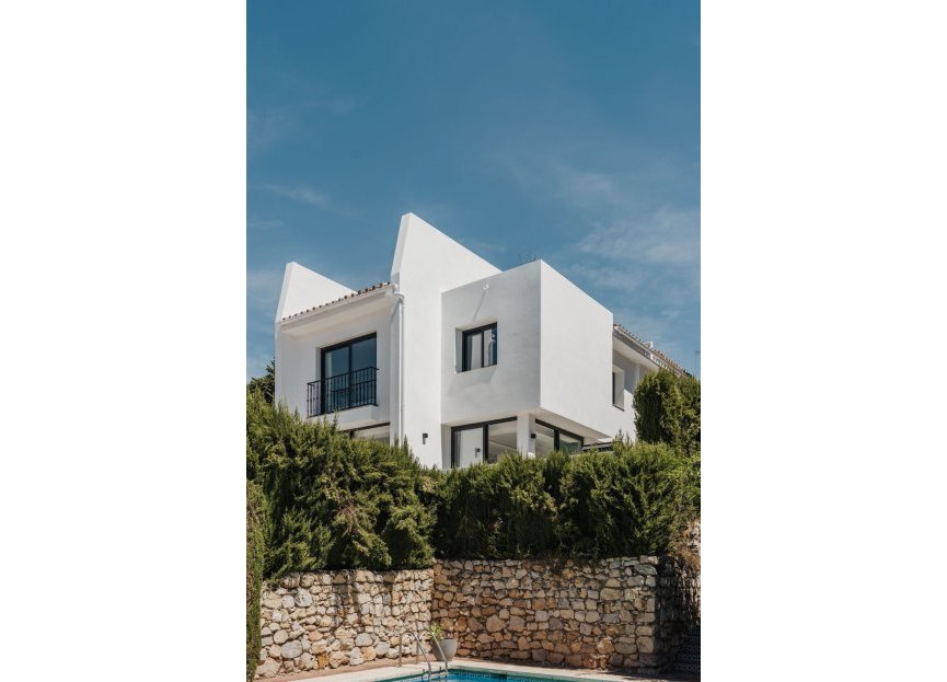 Resale - House - Detached Villa - Marbella - Nueva Andalucia