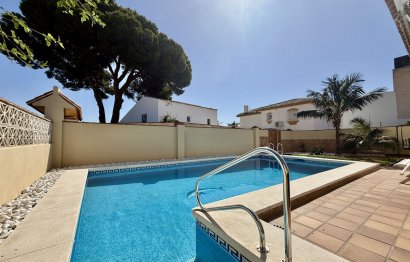 Resale - House - Detached Villa - Benalmádena - Benalmadena Centro