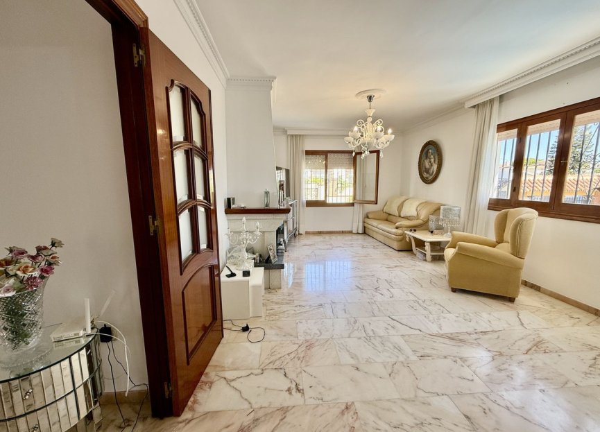 Resale - House - Detached Villa - Benalmádena - Benalmadena Centro