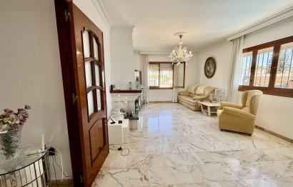 Resale - House - Detached Villa - Benalmádena - Benalmadena Centro
