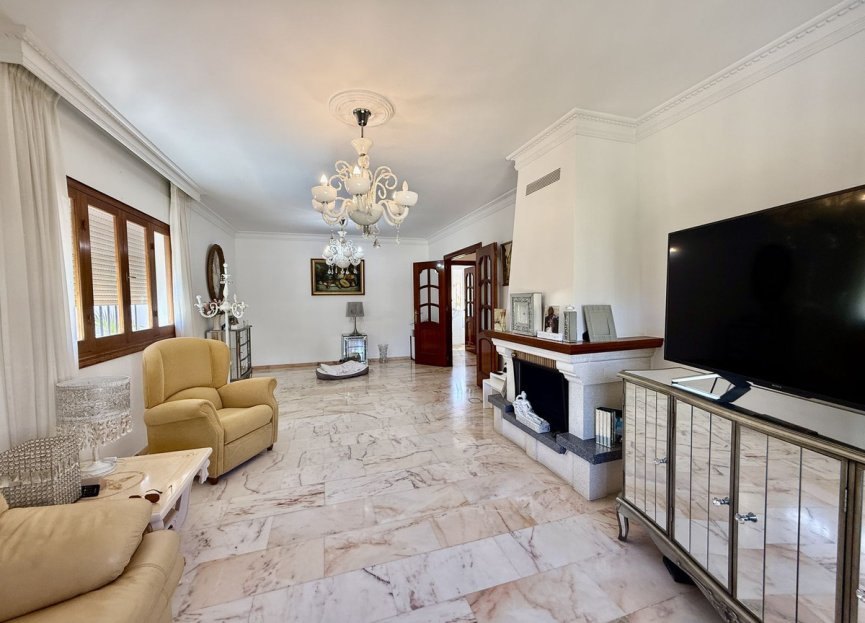 Resale - House - Detached Villa - Benalmádena - Benalmadena Centro