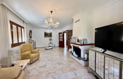 Resale - House - Detached Villa - Benalmádena - Benalmadena Centro