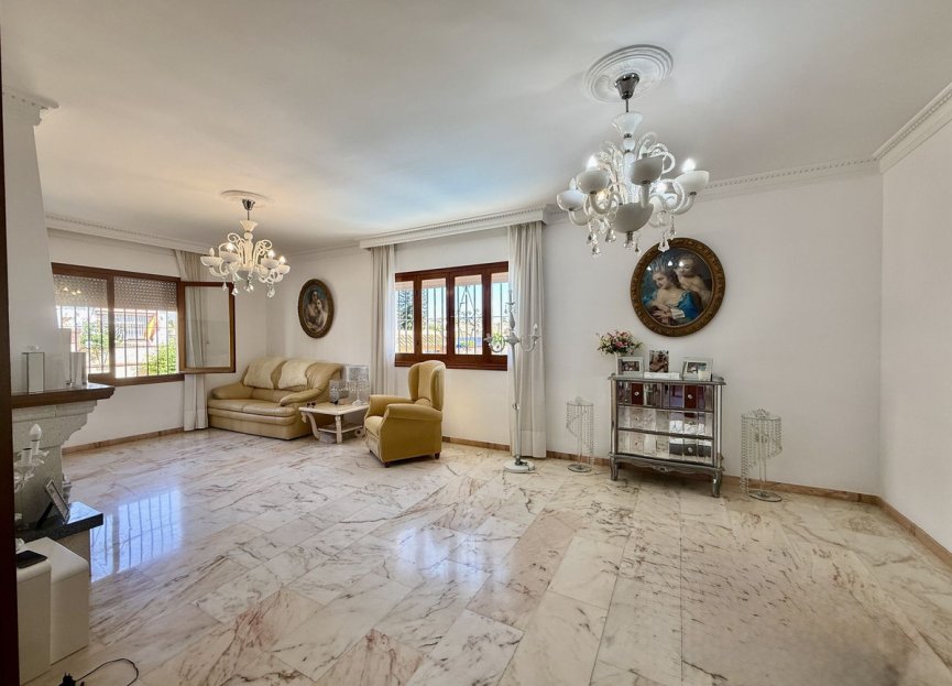 Resale - House - Detached Villa - Benalmádena - Benalmadena Centro