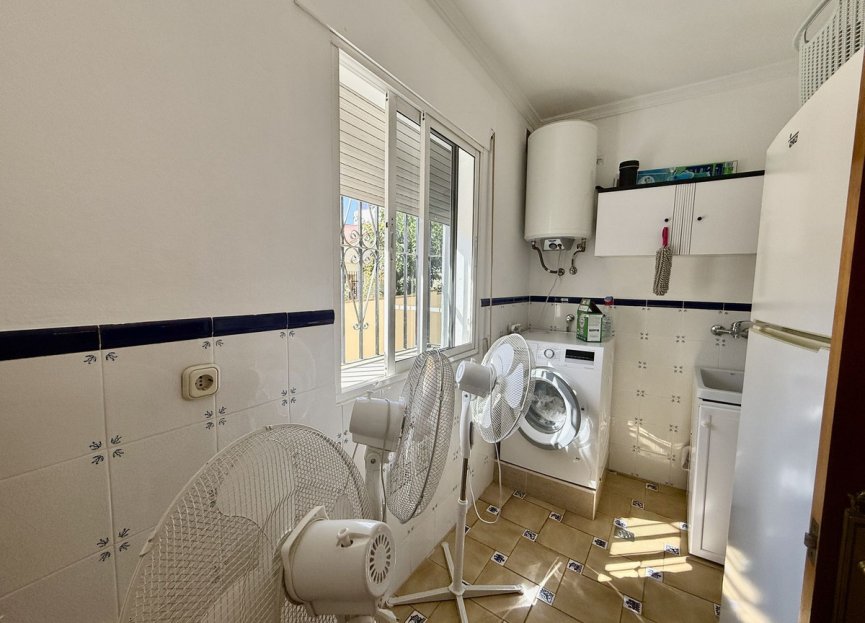 Resale - House - Detached Villa - Benalmádena - Benalmadena Centro