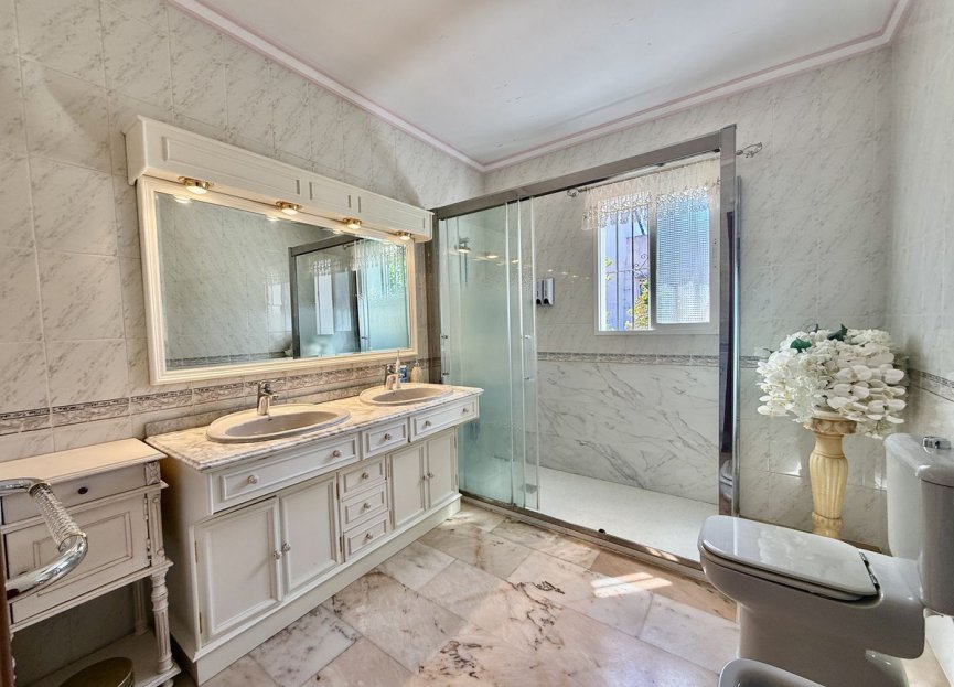 Resale - House - Detached Villa - Benalmádena - Benalmadena Centro