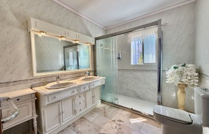 Resale - House - Detached Villa - Benalmádena - Benalmadena Centro