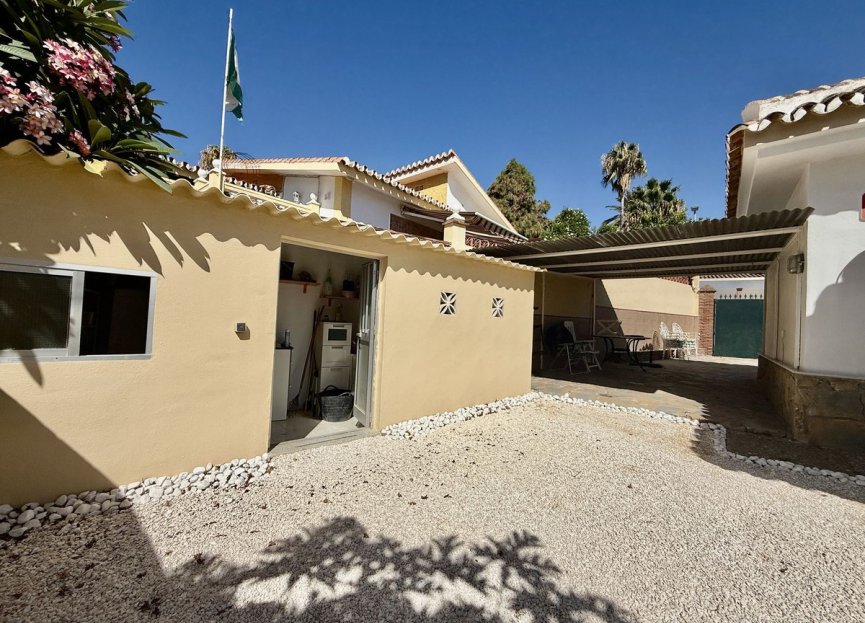 Resale - House - Detached Villa - Benalmádena - Benalmadena Centro