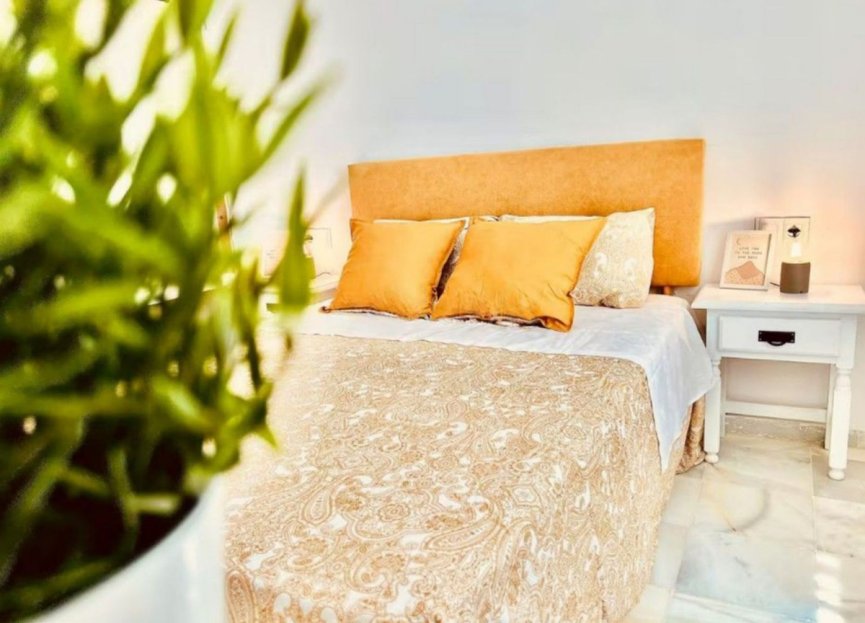 Resale - House - Detached Villa - Estepona - Estepona Centro