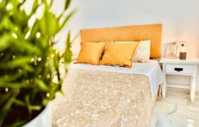 Resale - House - Detached Villa - Estepona - Estepona Centro