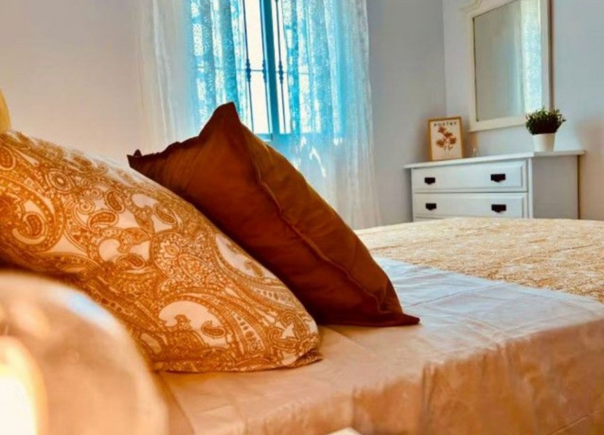 Resale - House - Detached Villa - Estepona - Estepona Centro