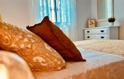 Resale - House - Detached Villa - Estepona - Estepona Centro