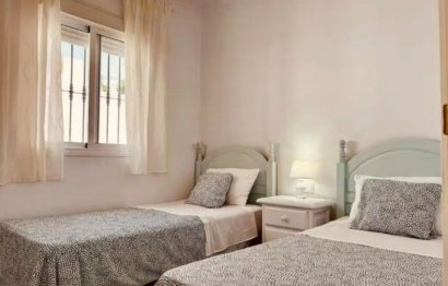 Resale - House - Detached Villa - Estepona - Estepona Centro