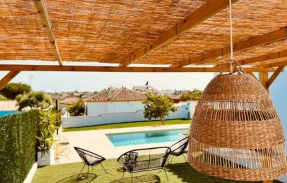 Resale - House - Detached Villa - Estepona - Estepona Centro