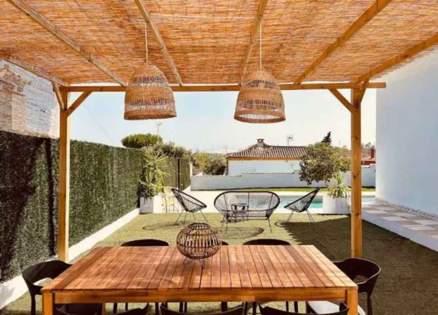 Resale - House - Detached Villa - Estepona - Estepona Centro