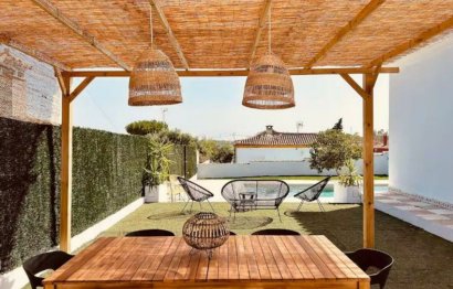 Resale - House - Detached Villa - Estepona - Estepona Centro