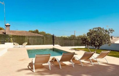 Resale - House - Detached Villa - Estepona - Estepona Centro