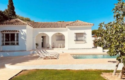 Resale - House - Detached Villa - Estepona - Estepona Centro